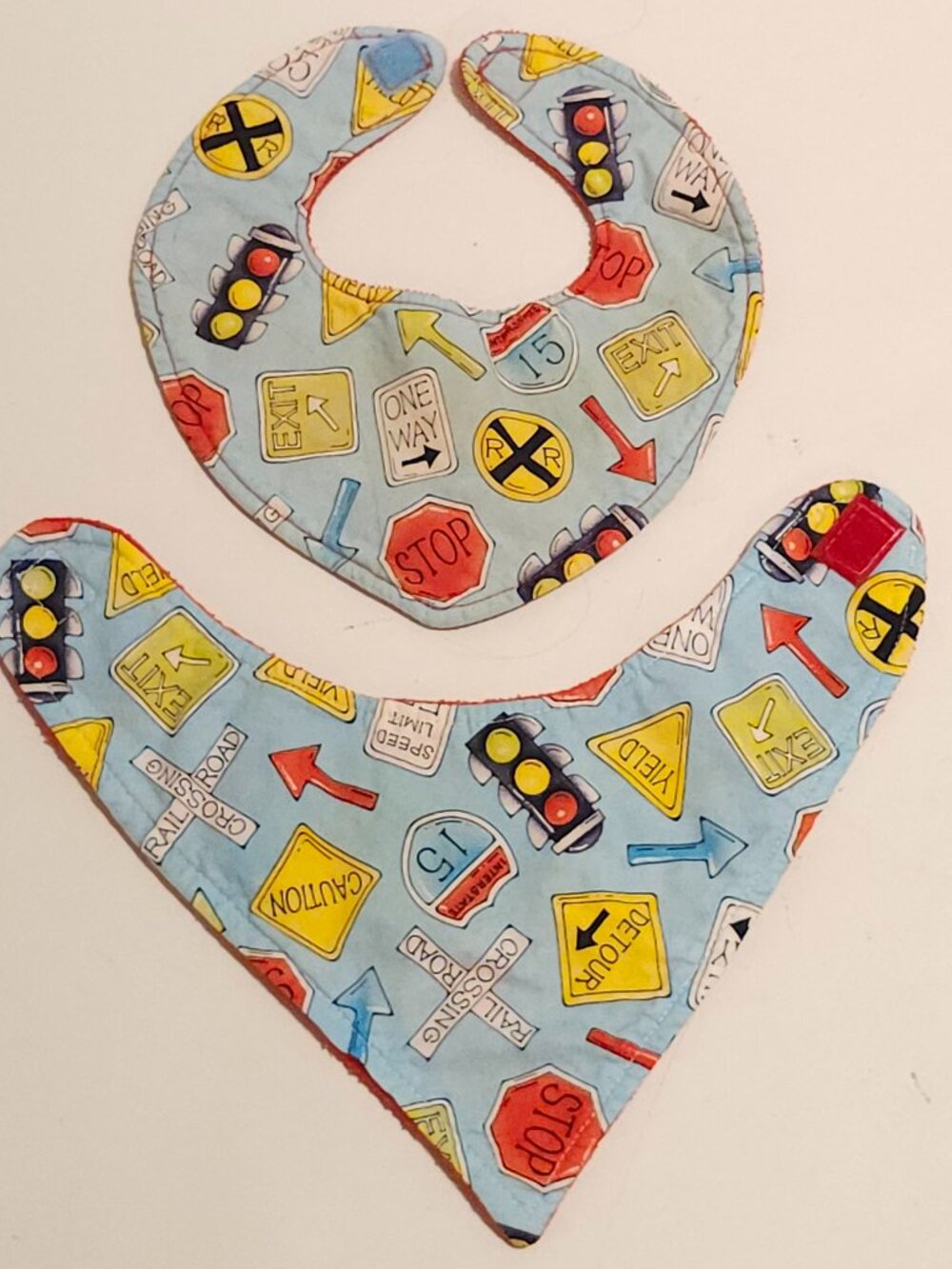 ADORABLE CHOO CHOO TRAIN BIBS Drool Catcher for Babies x2 Road Signs